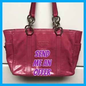 ❤️SOLD❤️Coach pink handbag. Very used condition.